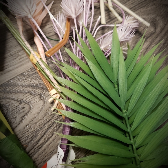 NWT'S DESIGN YOUR OWN FLOWER BUNDLES|SOLD @TARGET FOR$3 EACH| OVER 20 SETS INC. - Picture 9 of 10